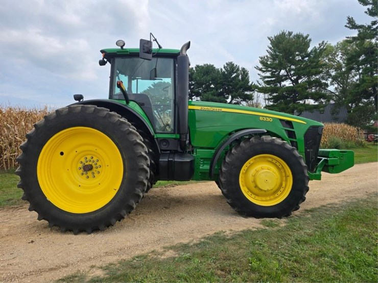 john-deere-8330-image-12