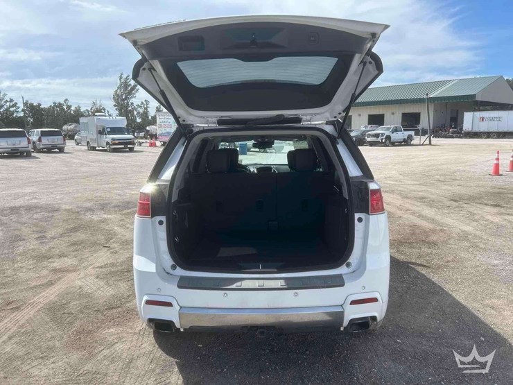 2015-gmc-terrain-suv-image-36