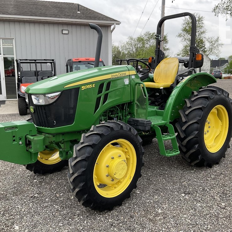2021 JOHN DEERE 5055E