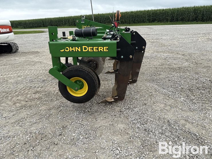 john-deere-2100-image-8