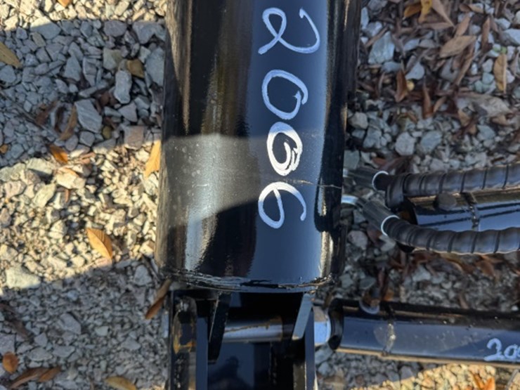 #2006-•-hydraulic-auger-for-mini-excavator-image-2