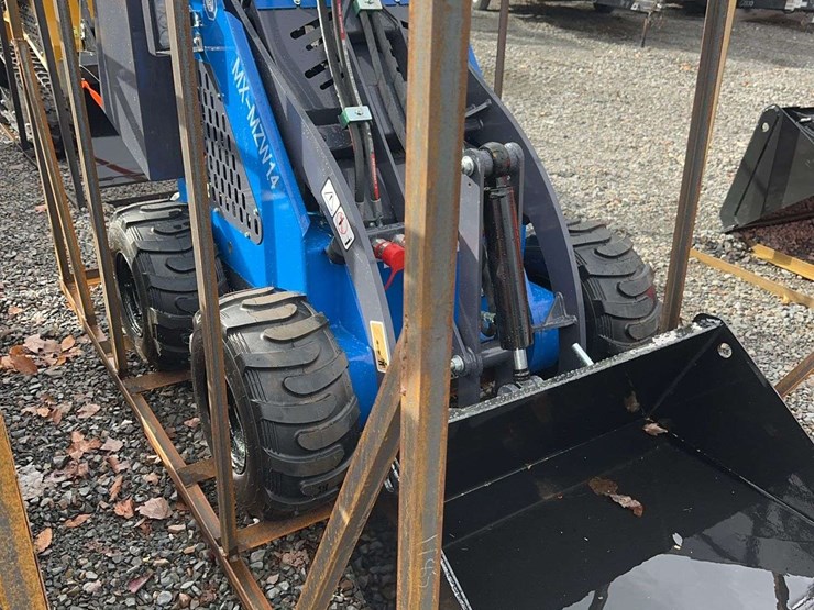 2025-agt-mx-mzw14-mini-skid-steer-loader-image-2