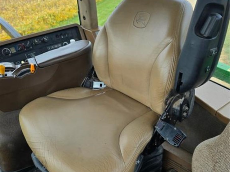 john-deere-8330-image-35