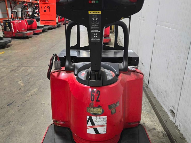 2012-raymond-8400-image-5