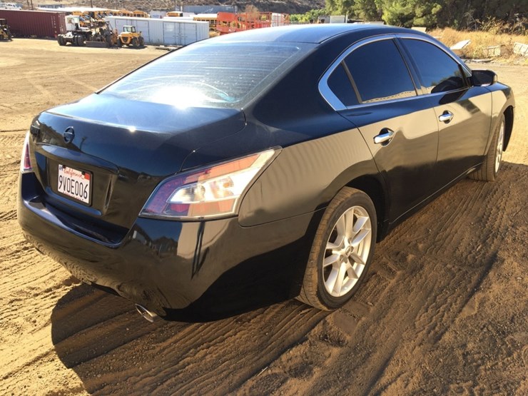 2014-nissan-maxima-sedan,-image-3