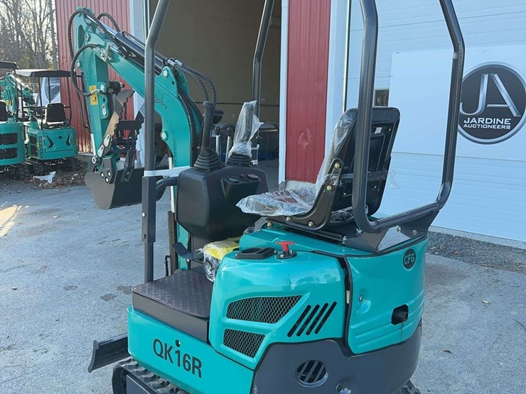 2025-cfg-qk16r-mini-excavator-image-7