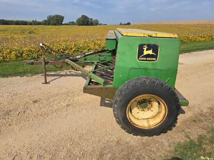 john-deere-8300-image-2