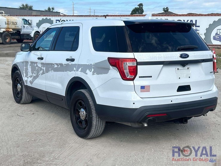 2017-ford-explorer-image-4