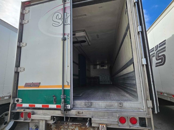 2012-great-dane-trailer-image-3