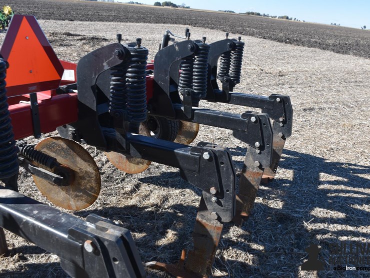 case-ih-2500-image-12