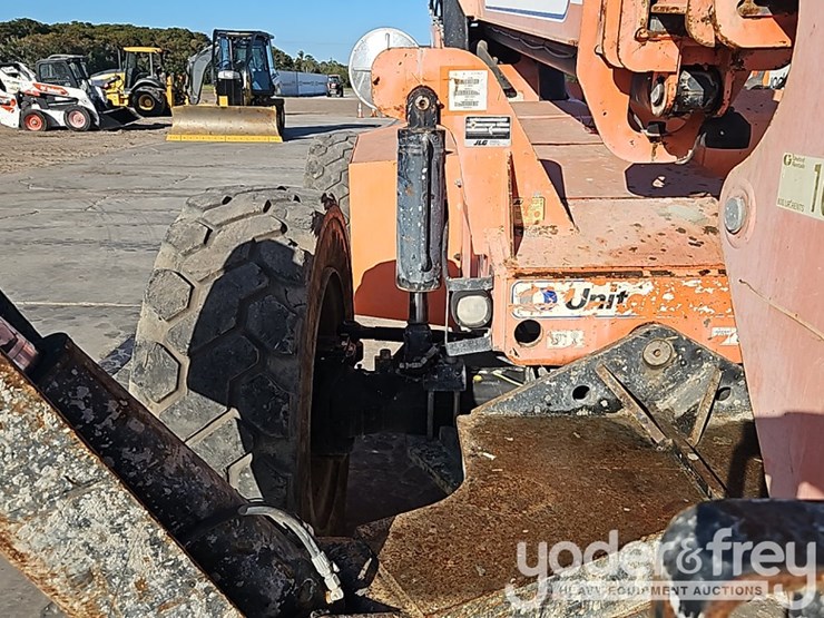 2014-sky-trak-10054-image-13