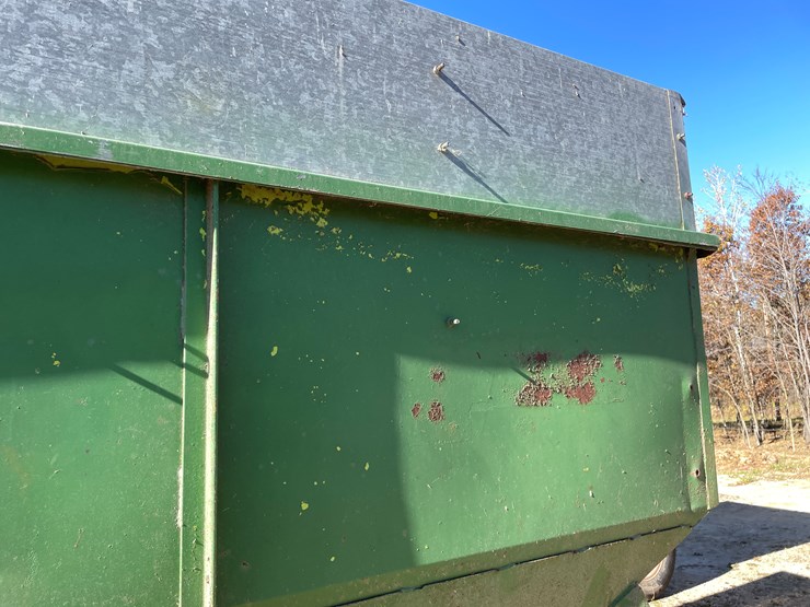 #5929-•-gravity-box-on-running-gear-image-20