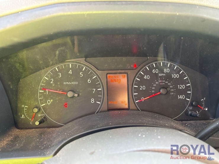 2021-nissan-nv2500hd-image-7