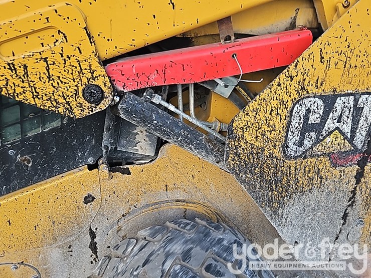 2019-caterpillar-262d3-image-15