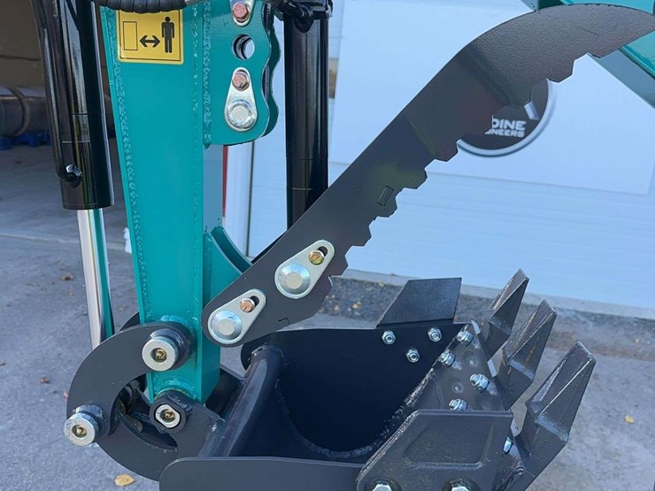 2025-cfg-qk16r-mini-excavator-image-9