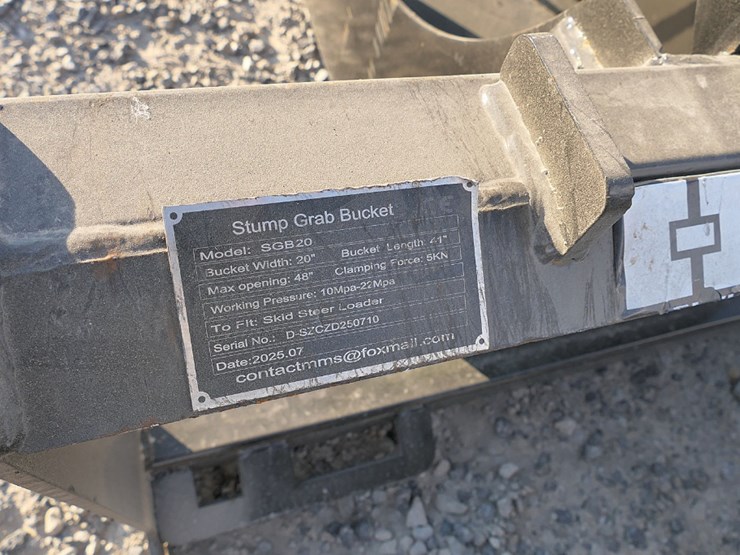 giyi-stump-grab-bucket,-fits-skidsteer-qt-(unused)-(tax)-image-2