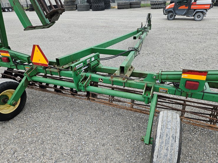 2002-john-deere-200-image-8