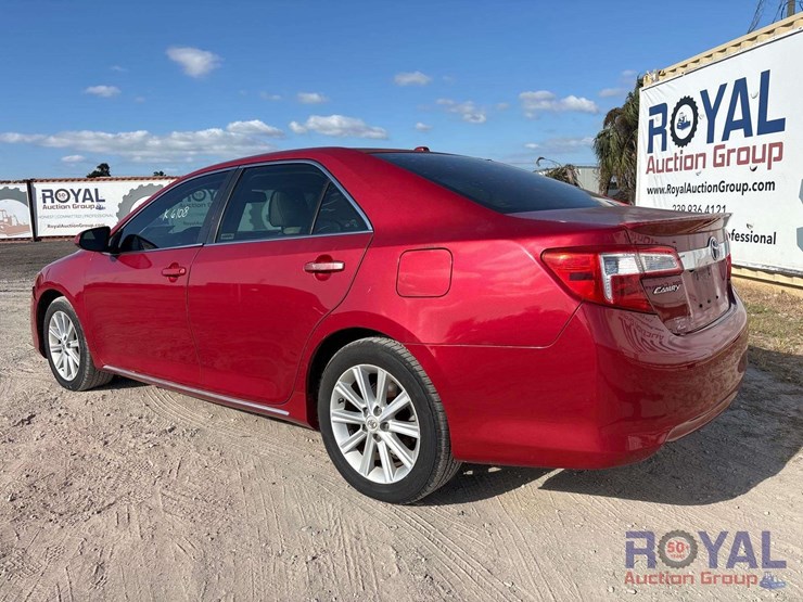 2012-toyota-camry-sedan-image-4