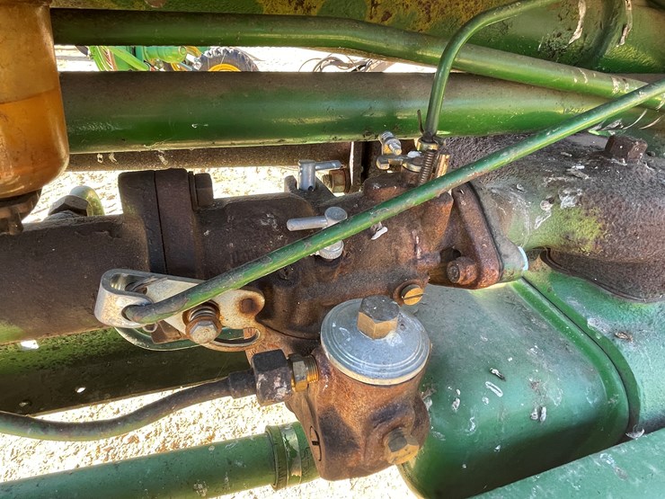 john-deere-b-image-8