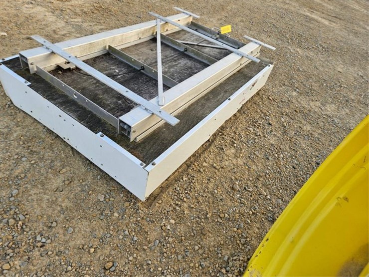 #3138-•-weather-guard-slide-out-tool-tray-image-7