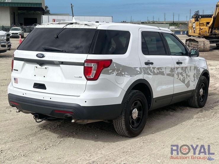 2017-ford-explorer-image-3