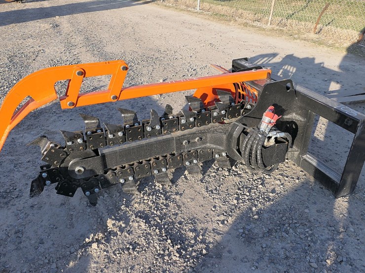 39''-chain-trencher,-fits-skidsteer-qt-(unused)-(tax)-image-1