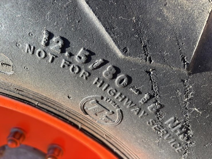 2018-kubota-m5-111d-image-19