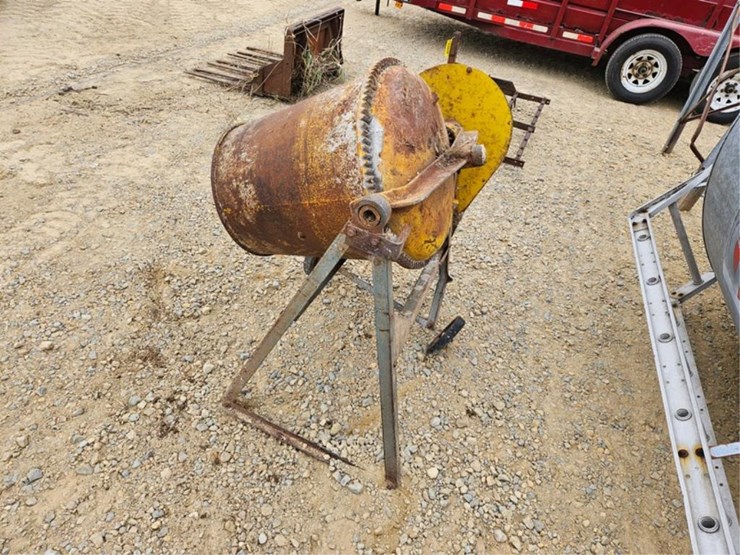 #3610-•-110-volt-concrete-mixer-image-6
