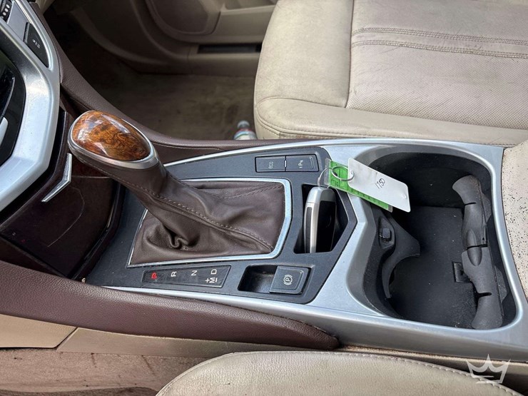 2013-cadillac-srx-image-15