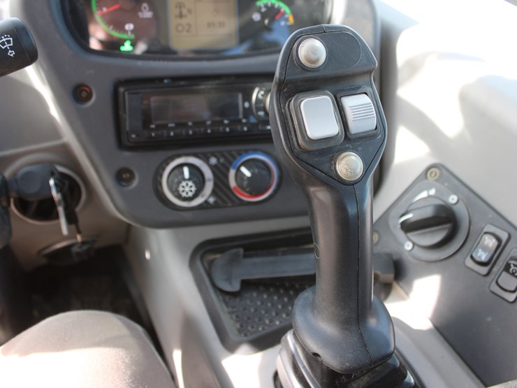 2021-new-holland-w80c-image-40