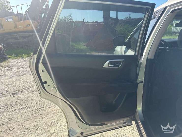 2016-nissan-pathfinder-image-13