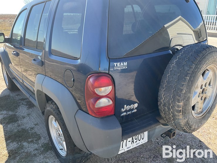 2005-jeep-liberty-sport-image-19