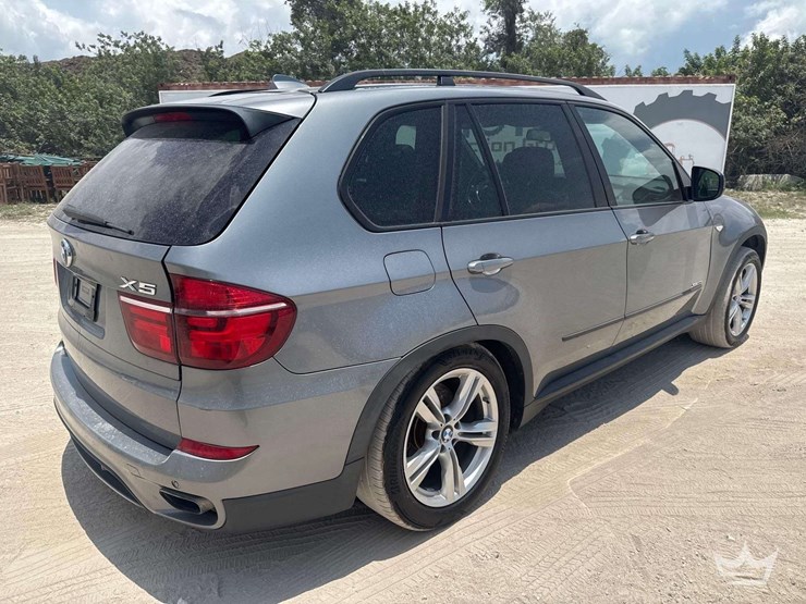 2013-bmw-x5-image-3
