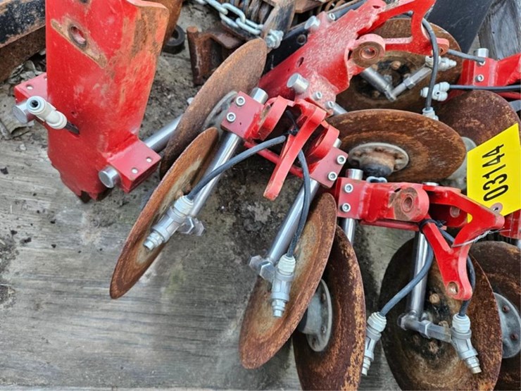 #3144-•-crate-white-planer-parts,-stalk-stompers-image-8