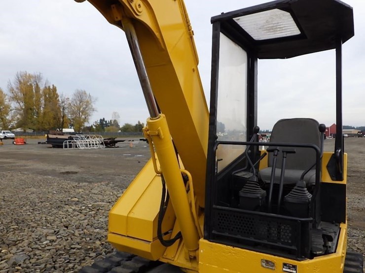 komatsu-pc50uu-1-image-11