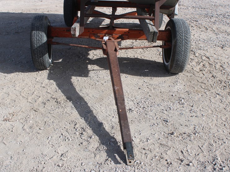 new-holland-180-image-10