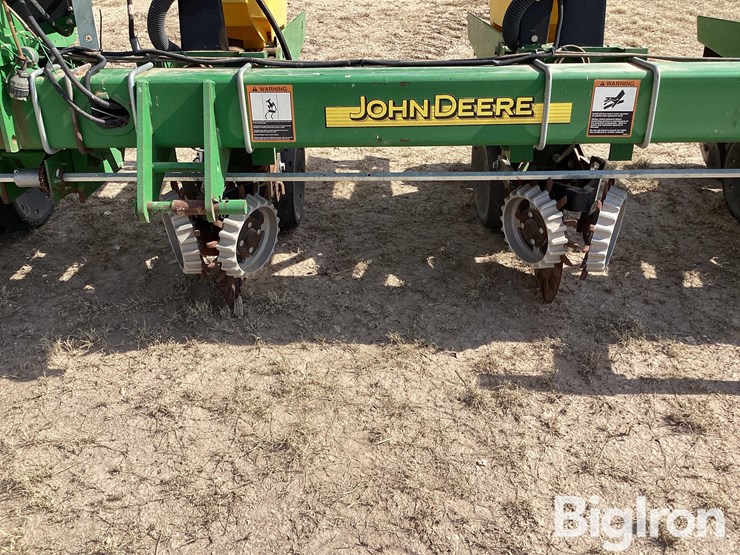 2007-john-deere-1700-image-12