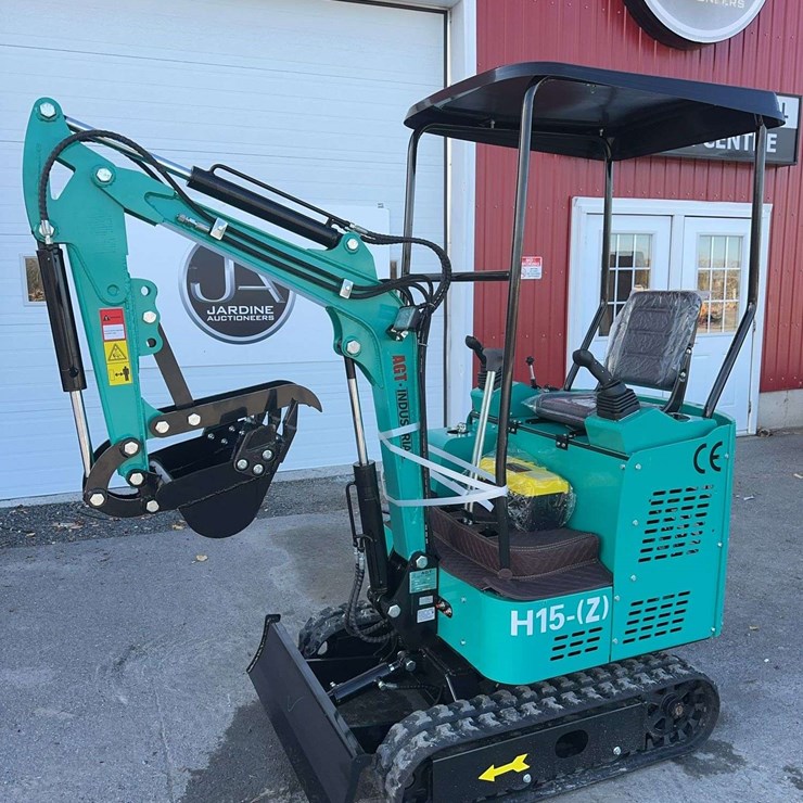 2025 AGT H15Z Mini Excavator