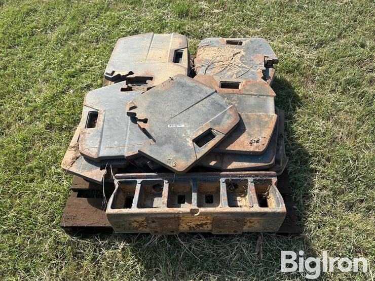 case-ih-front-suitcase-weights-image-1