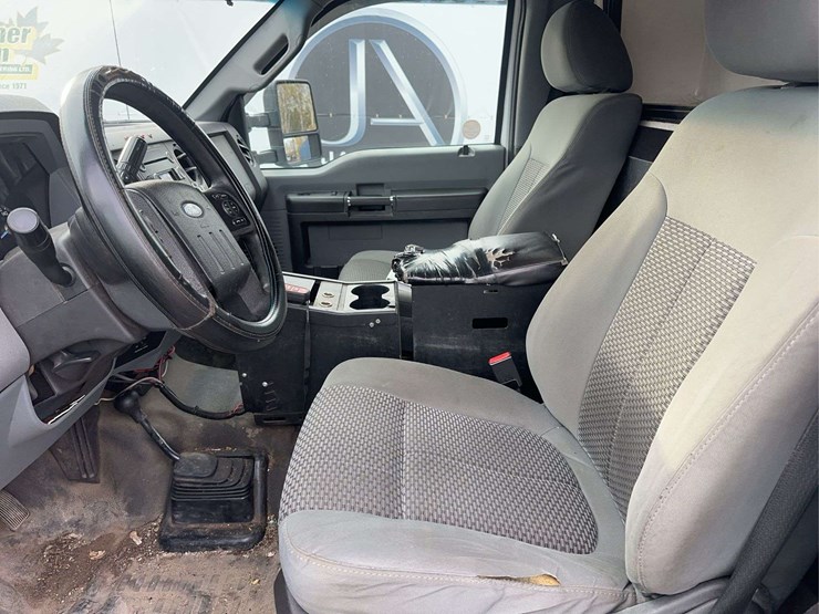 2016-ford-f550-xl-image-23