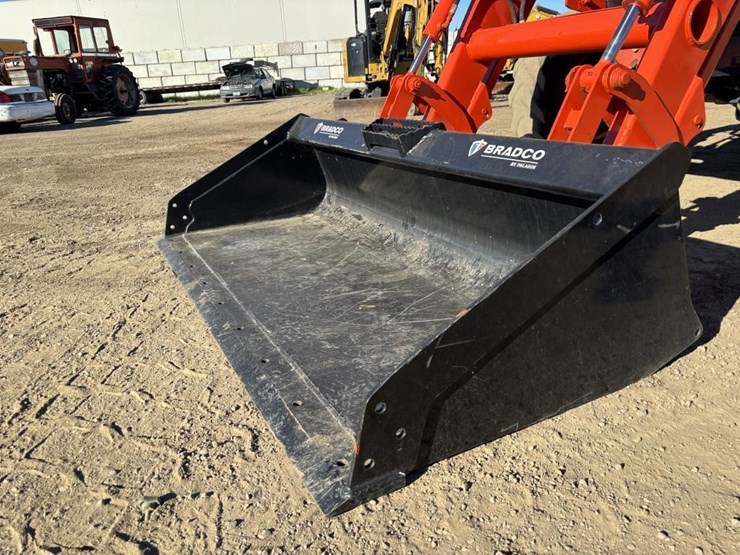 2018-kubota-m5-111d-image-9