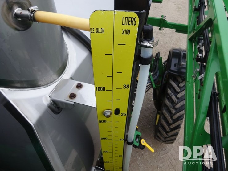 2015-john-deere-r4038-image-107
