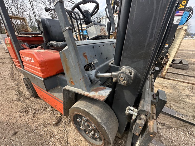 #2604-•-toyota-sgc30-forklift-|-parts/repairs-image-27