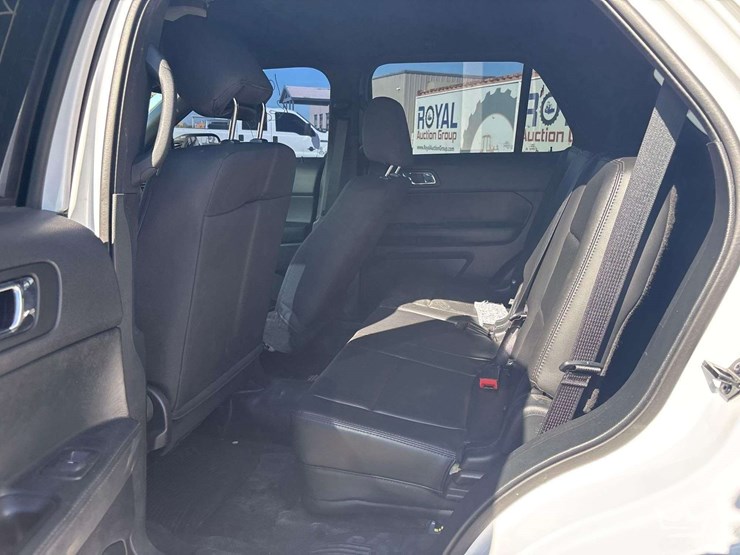 2018-ford-explorer-image-18