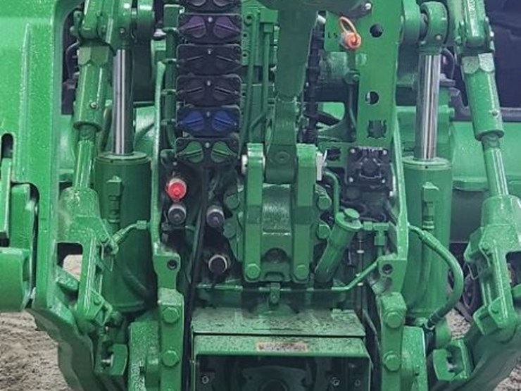 2023-john-deere-8rx-410-image-7