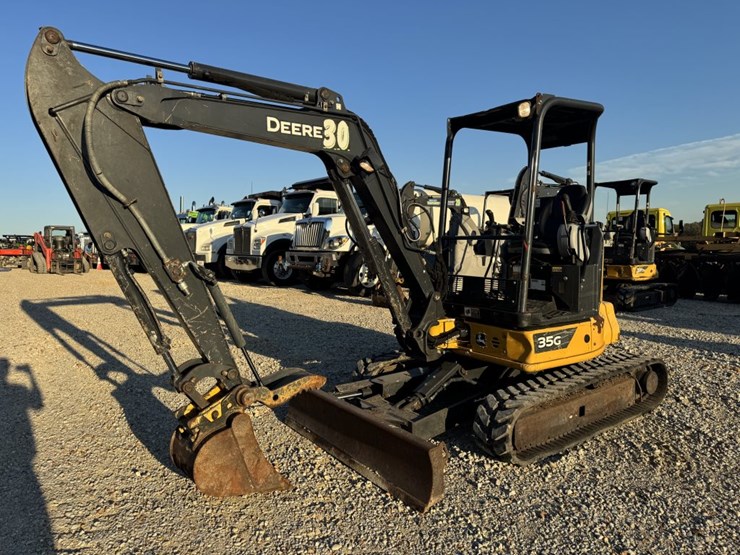 2021-deere-35g-image-1