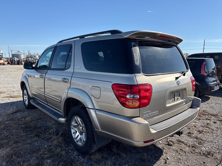 2004-toyota-sequoia-image-5