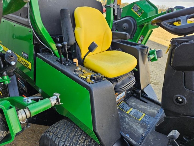 2021-john-deere-1600-turbo-image-34