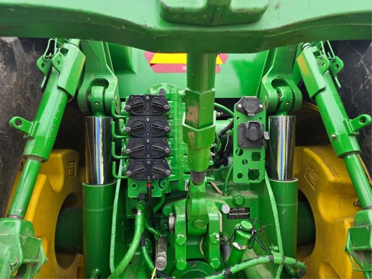 john-deere-8330-image-7