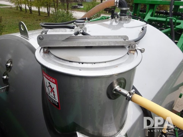 2015-john-deere-r4038-image-108